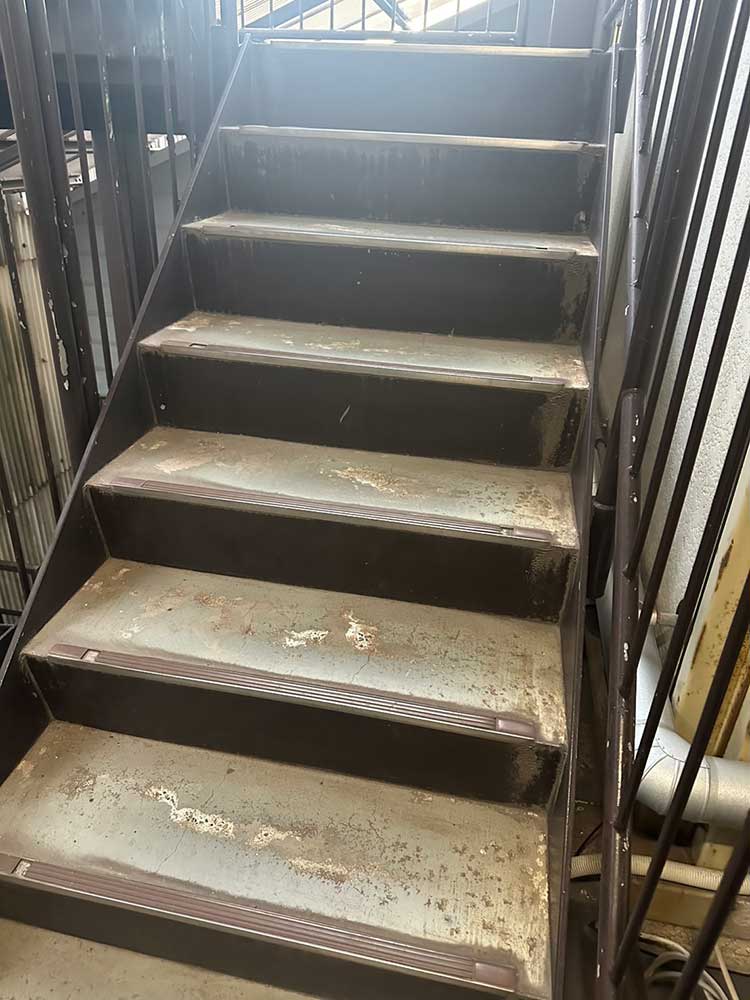 手摺・階段塗り替え工事