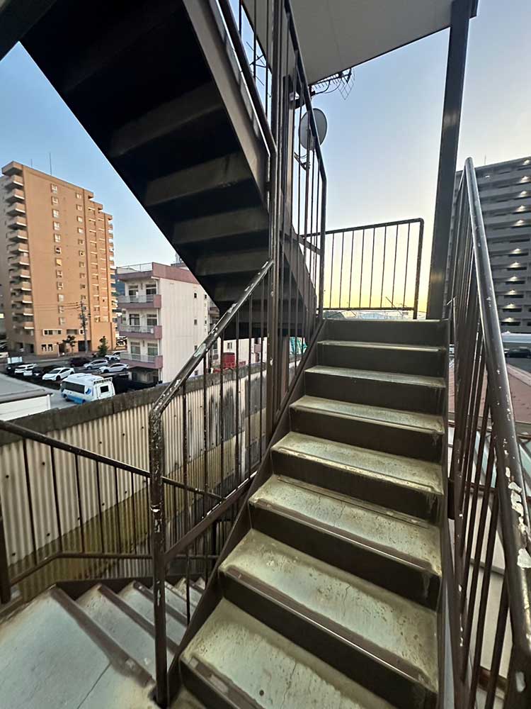 手摺・階段塗り替え工事