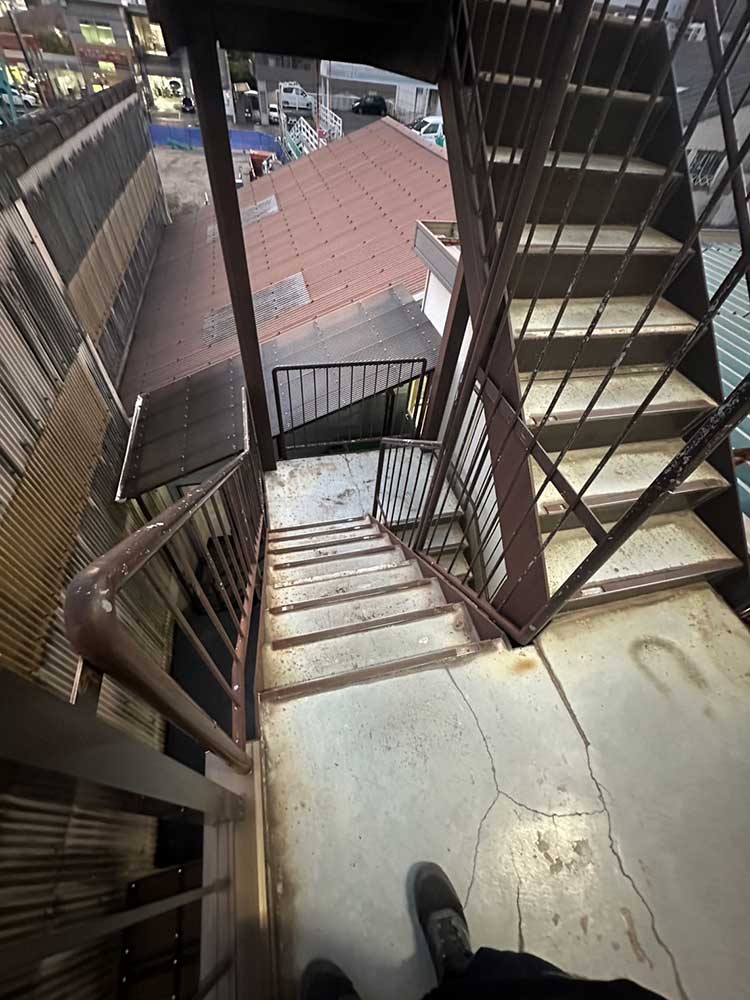 手摺・階段塗り替え工事