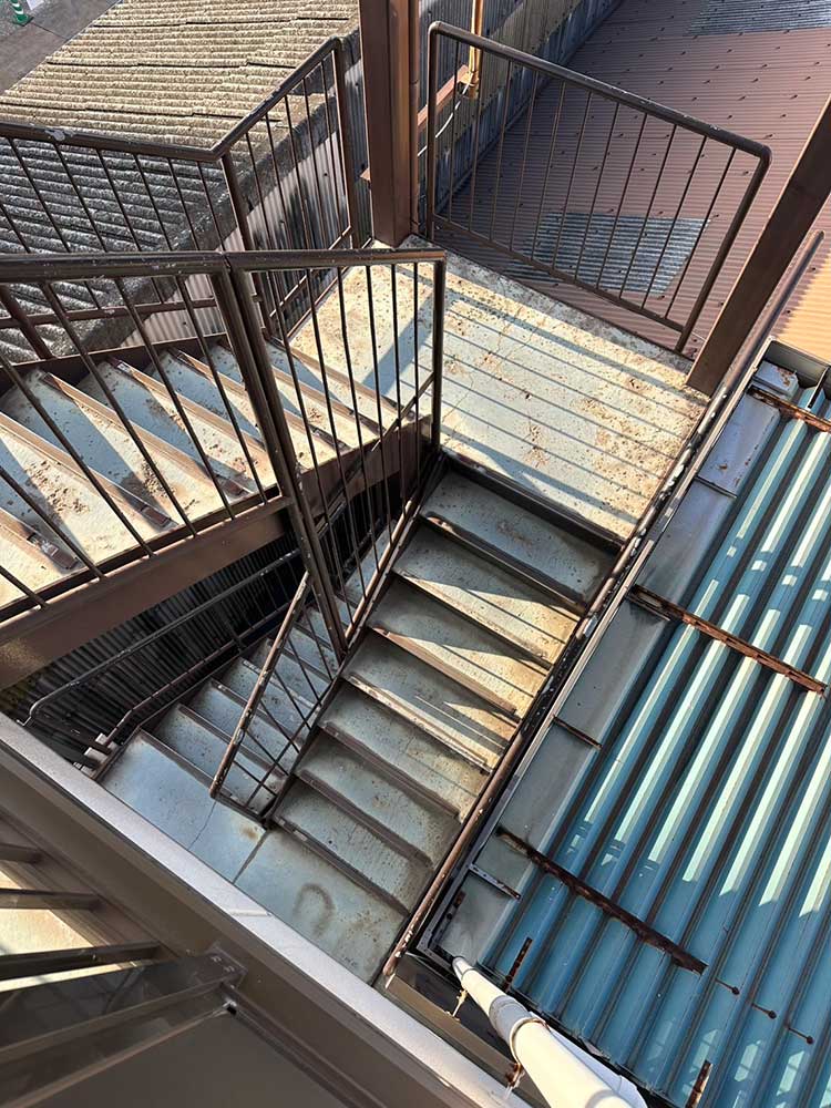 手摺・階段塗り替え工事