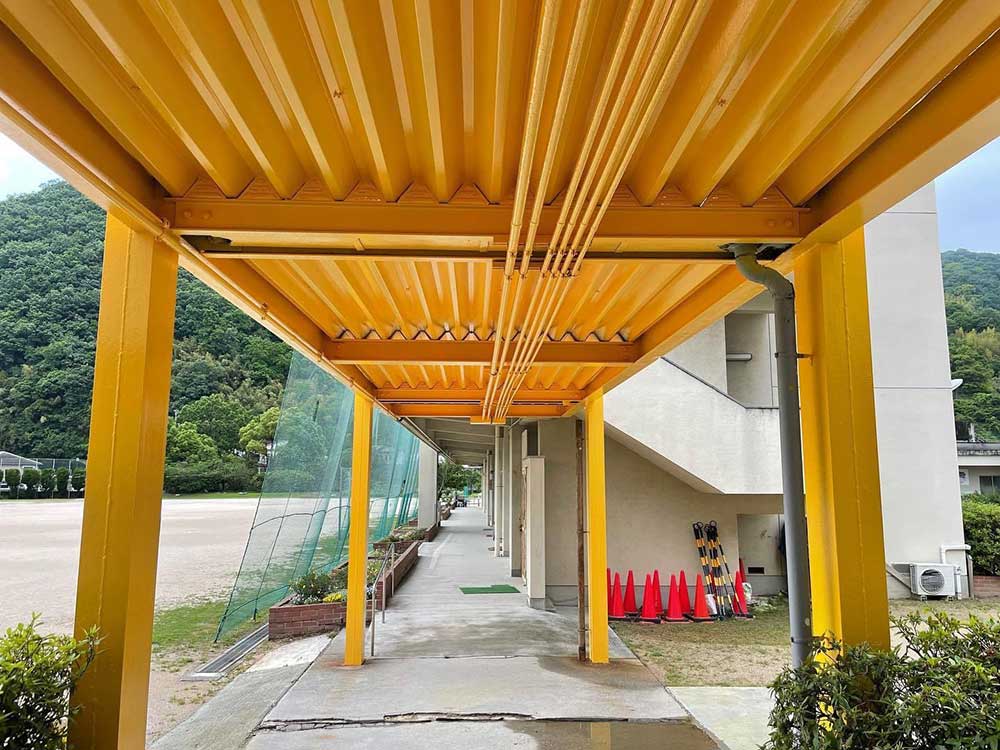 渡り廊下鉄筋塗り替え工事