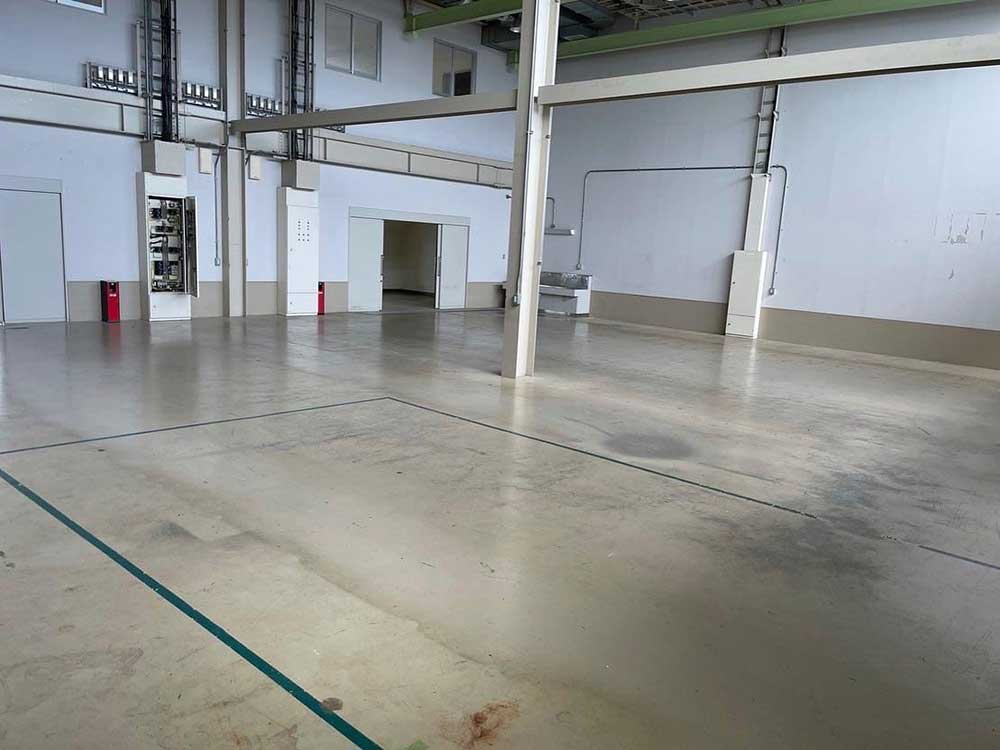 精密作業工場塗装工事