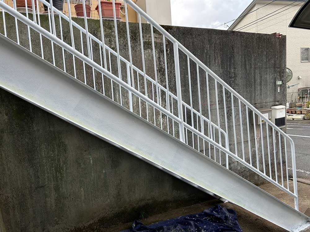 鉄骨階段塗り替え工事
