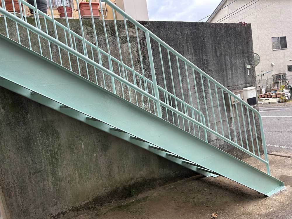 鉄骨階段塗り替え工事